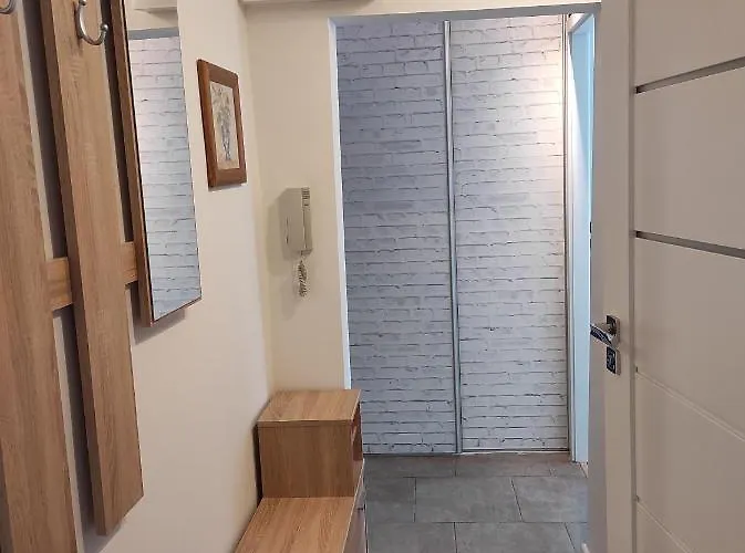 アパート Oskar シクラルスカ・ポレンバ